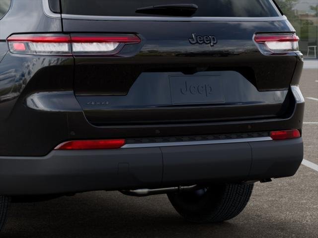 New 2026 Diamond Black Crystal Pearlcoat Jeep Laredo image 68