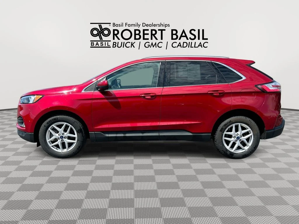 Used 2022 Red Ford SEL image 5