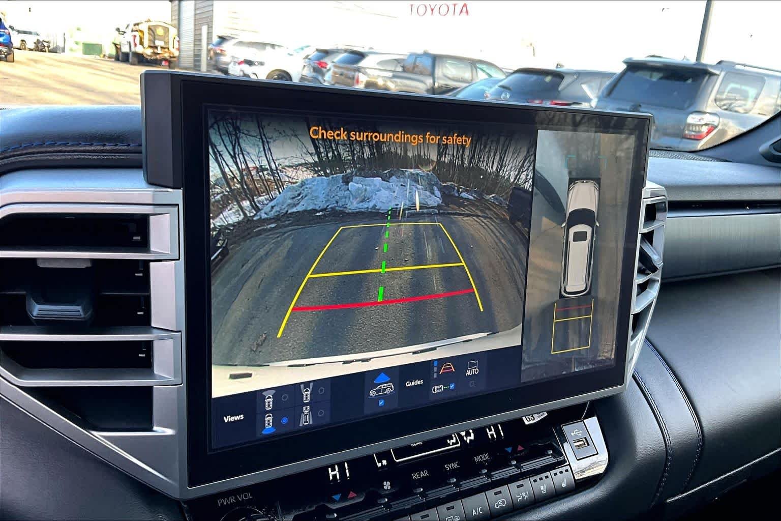 2025 Toyota Sequoia Platinum - Photo 28