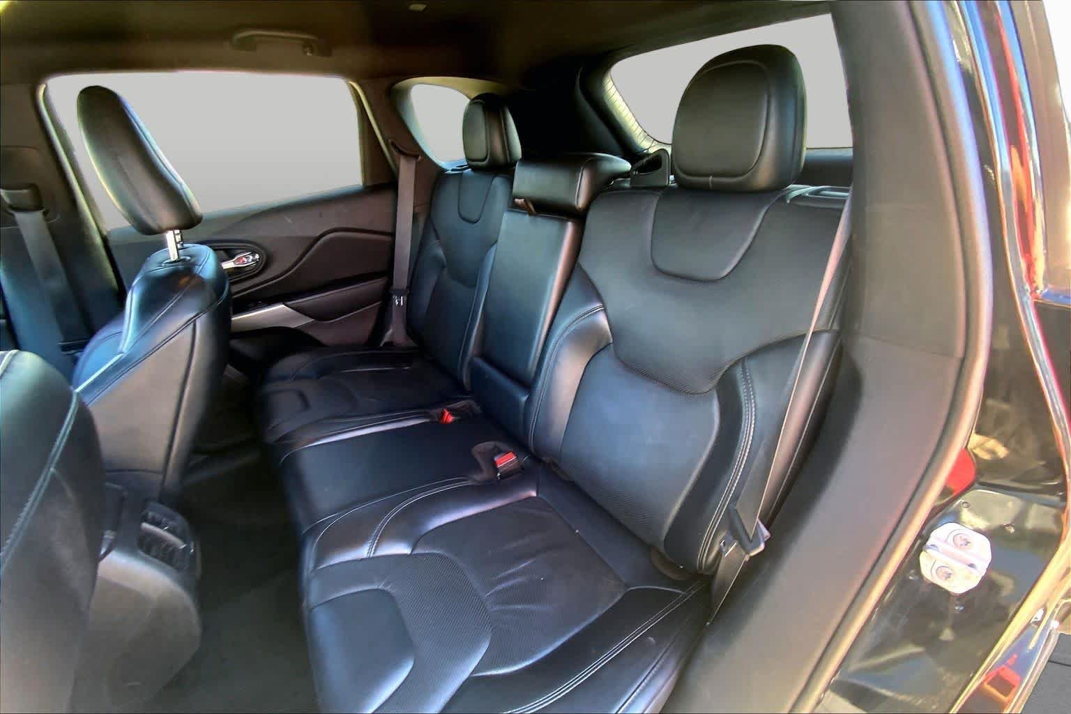 Used 2020 BLACK Jeep High Altitude image 19