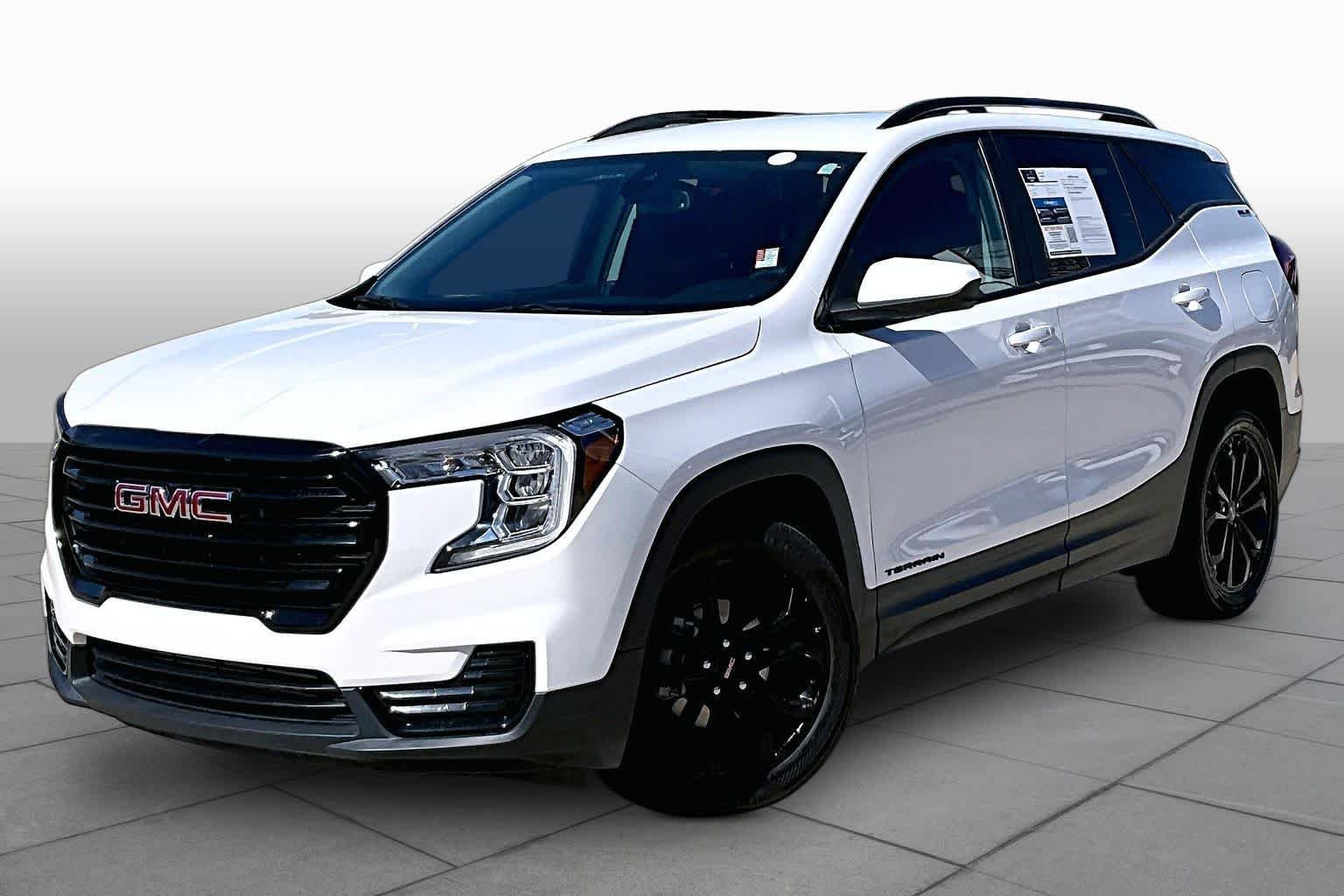 Used 2022 Summit White GMC SLE image 2