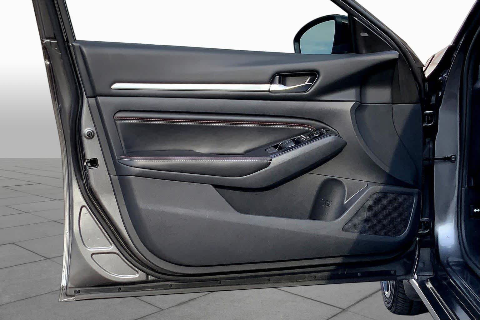 Used 2023 Gun Metallic Nissan 2.5 SR image 22