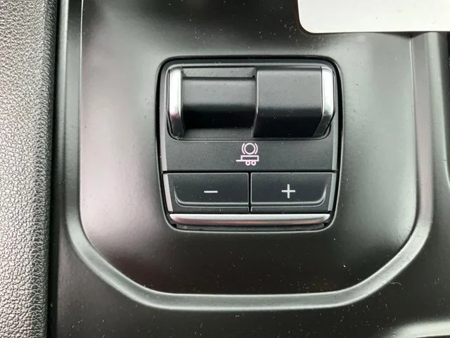Used 2025 White GMC AT4 image 36