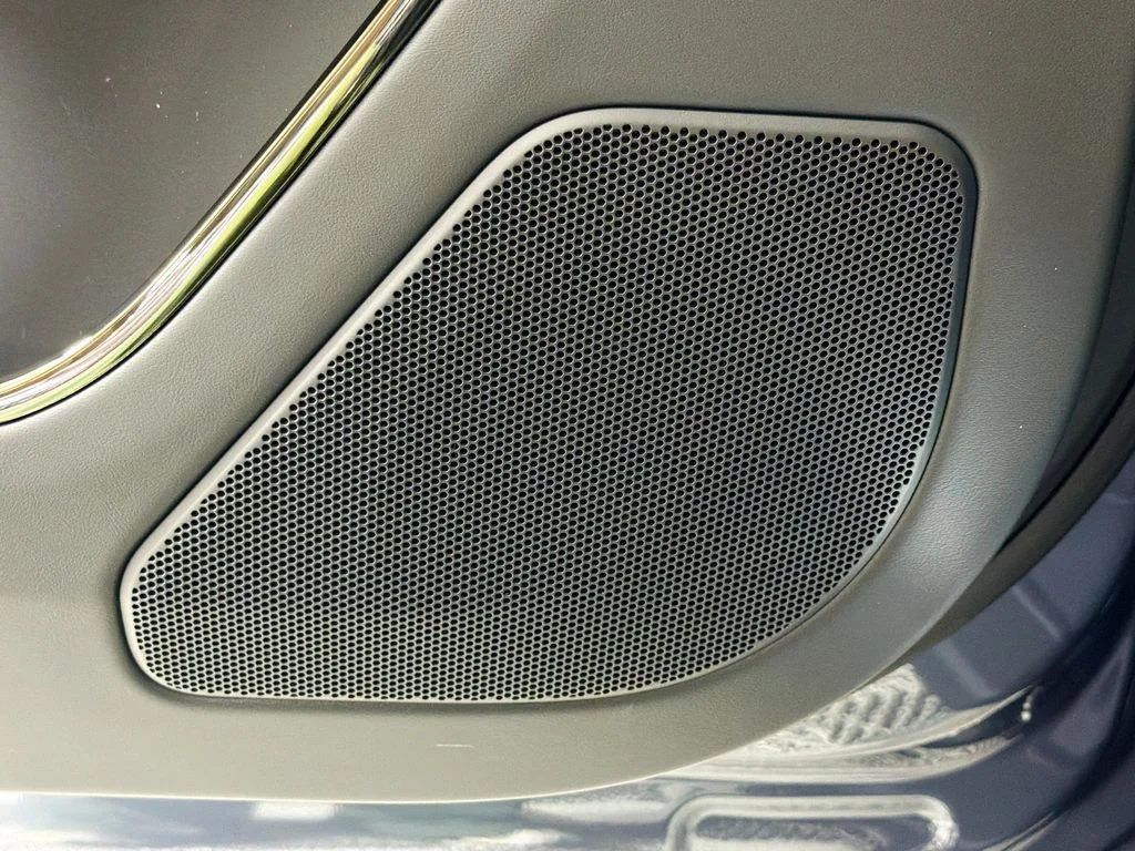 New 2026 Varesine Blue Land Rover SE image 19