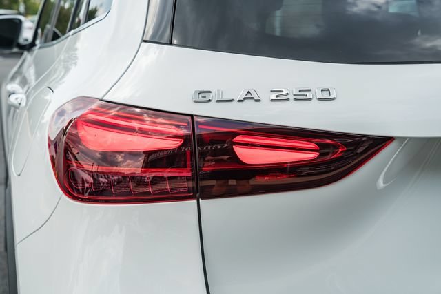 New 2026 Polar White Mercedes-Benz GLA 250 image 54