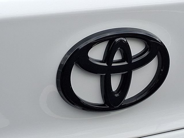 New 2026 Ice Cap Toyota  LE image 21