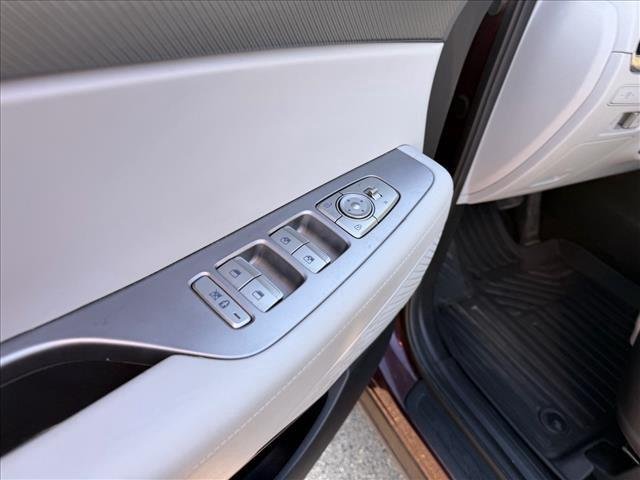 Used 2024 Sierra Burgundy Hyundai SEL 7P image 14