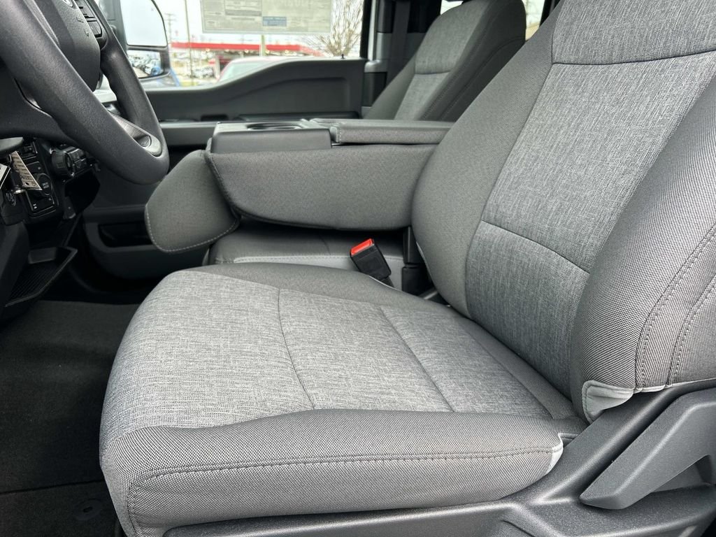 New 2026 Oxford White Ford F-250® XL image 19