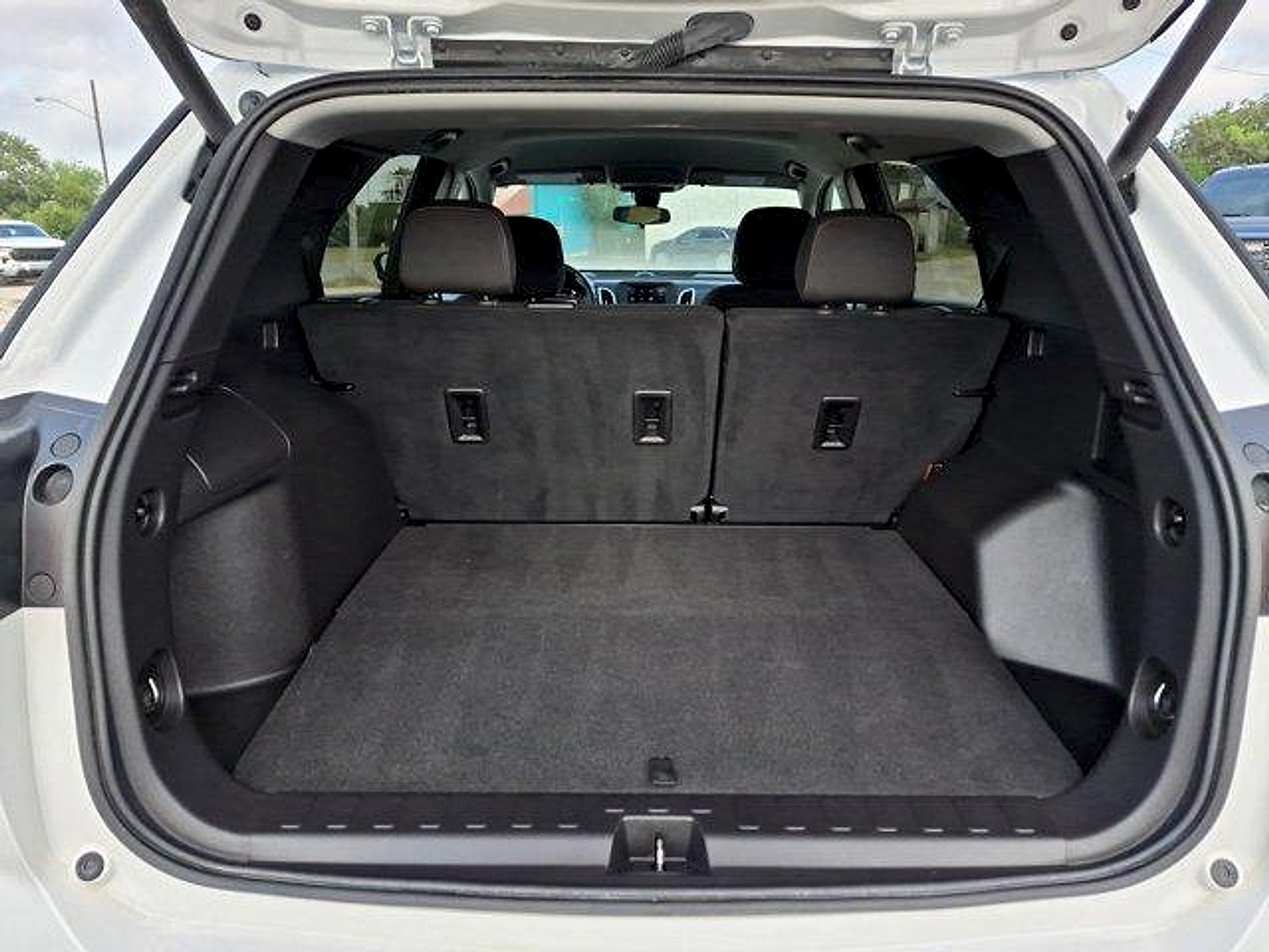 2024 Chevrolet Equinox LT - Photo 24