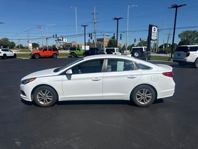 Used 2017 White Hyundai Base image 2