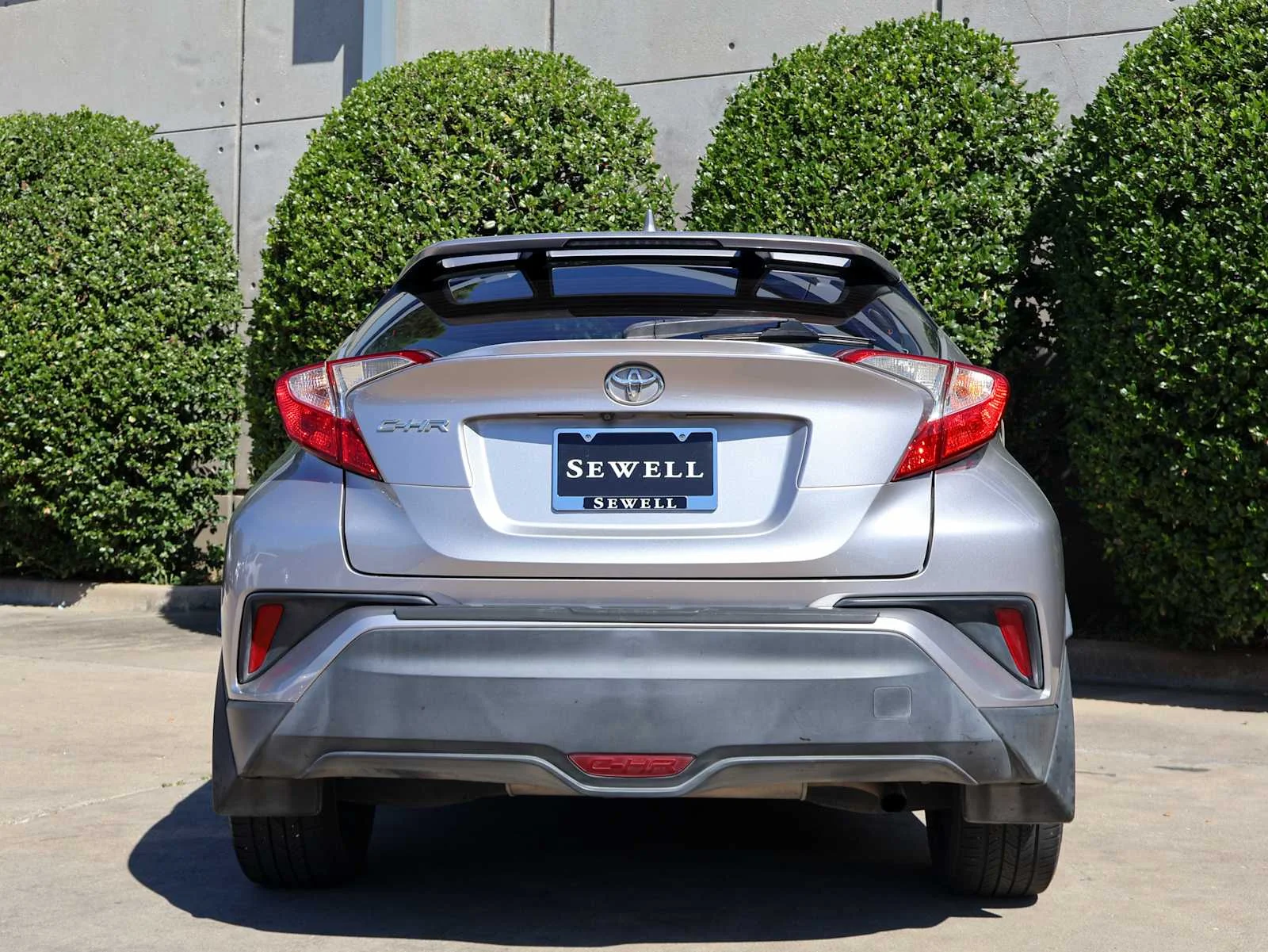 Used 2018 Silver Knockout Metallic Toyota XLE Premium image 9