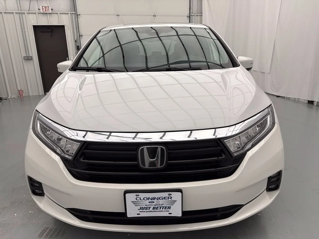 Certified Used 2024 Platinum White Pearl Honda EX-L image 2