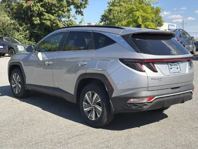 Used 2022 Silver Hyundai Blue image 11