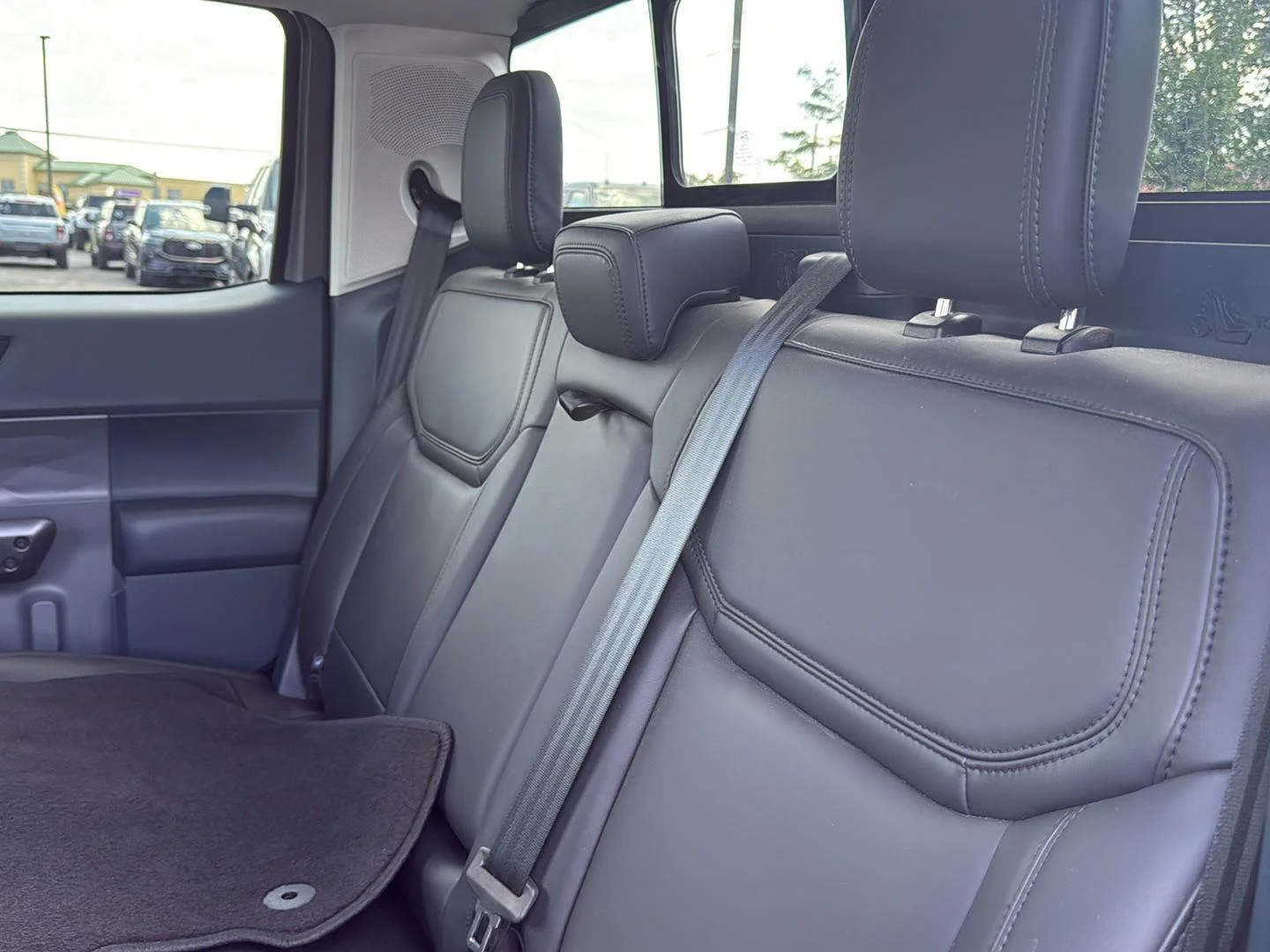 Used 2024 Carbonized Gray Metallic Ford LARIAT image 19