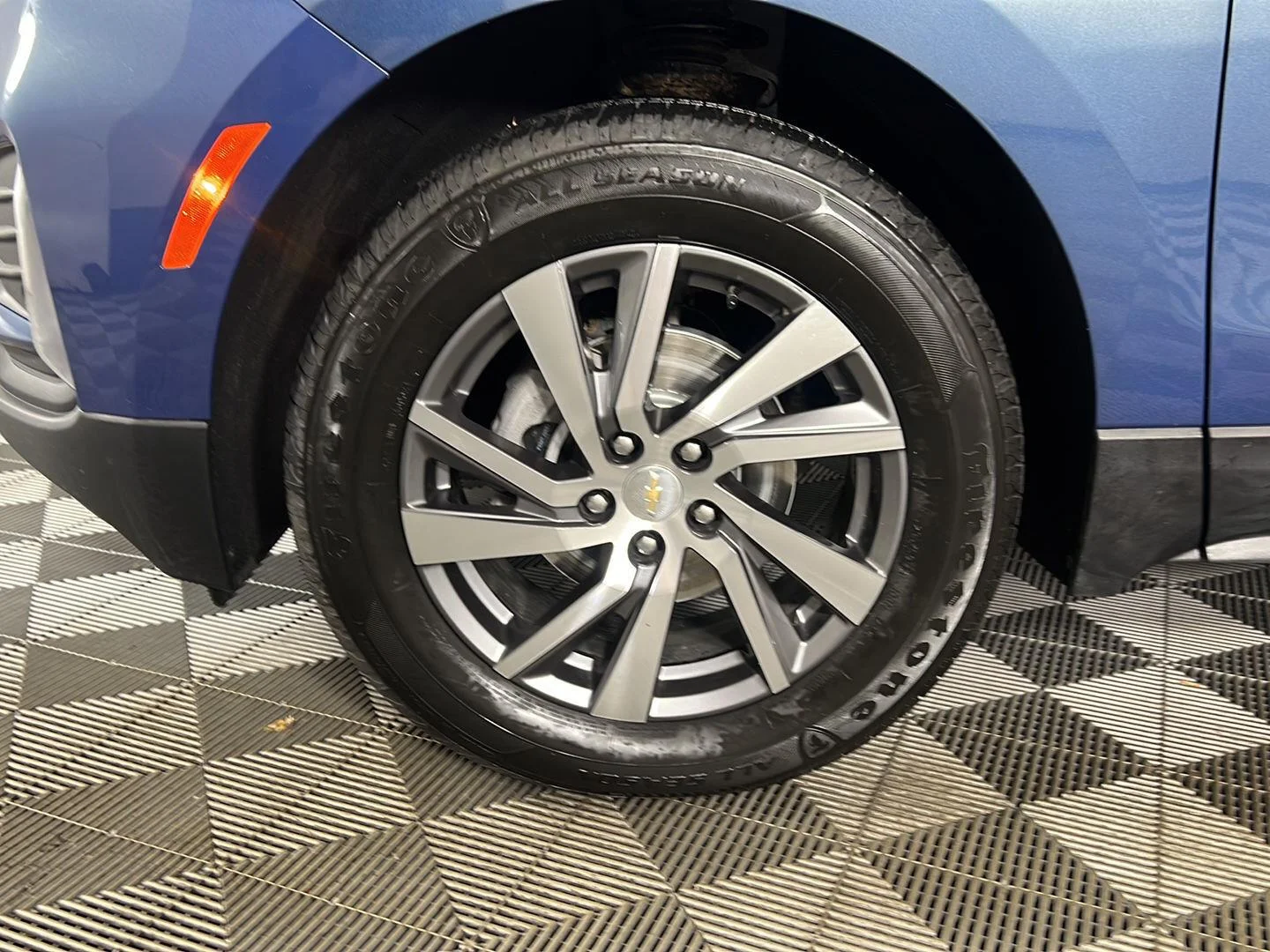 Used 2024 Lakeshore Blue Metallic Chevrolet LT image 7