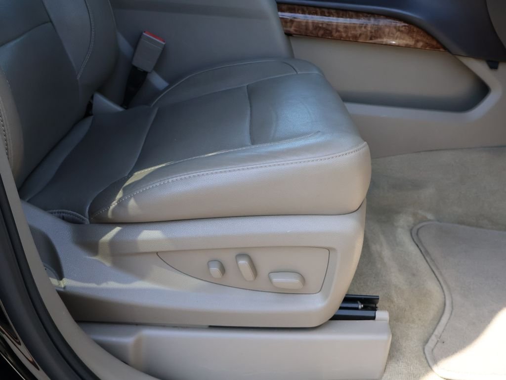 Used 2018 Black Chevrolet Premier image 10
