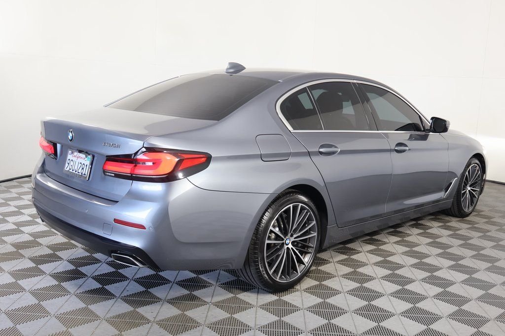 Used 2022 Bluestone Metallic BMW 530i image 4