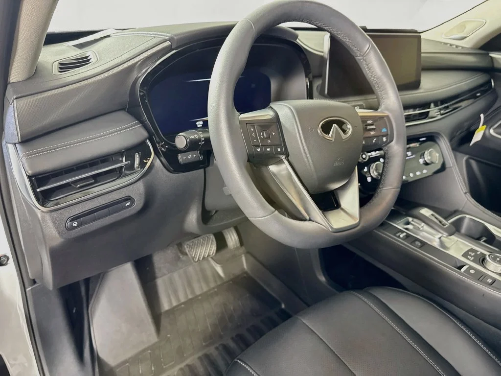 Certified Used 2027 White INFINITI LUXE image 12