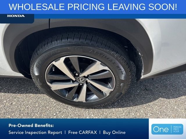 Used 2020 White Pearl Lexus 300h image 13
