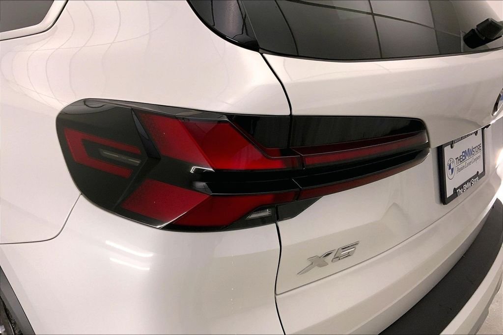 Used 2026 Mineral White Metallic BMW  image 28