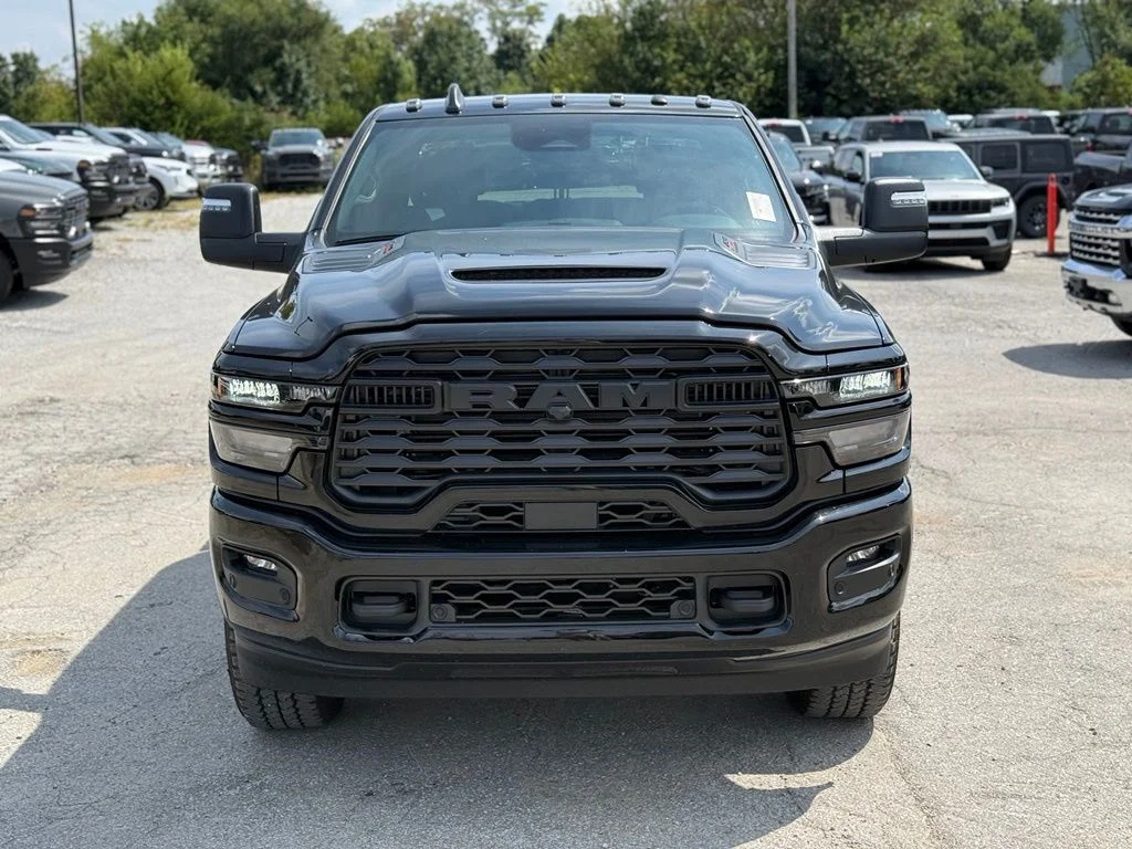 New 2027 Diamond Black Crystal Pearl-Coat Exterior Paint RAM Black Express image 3