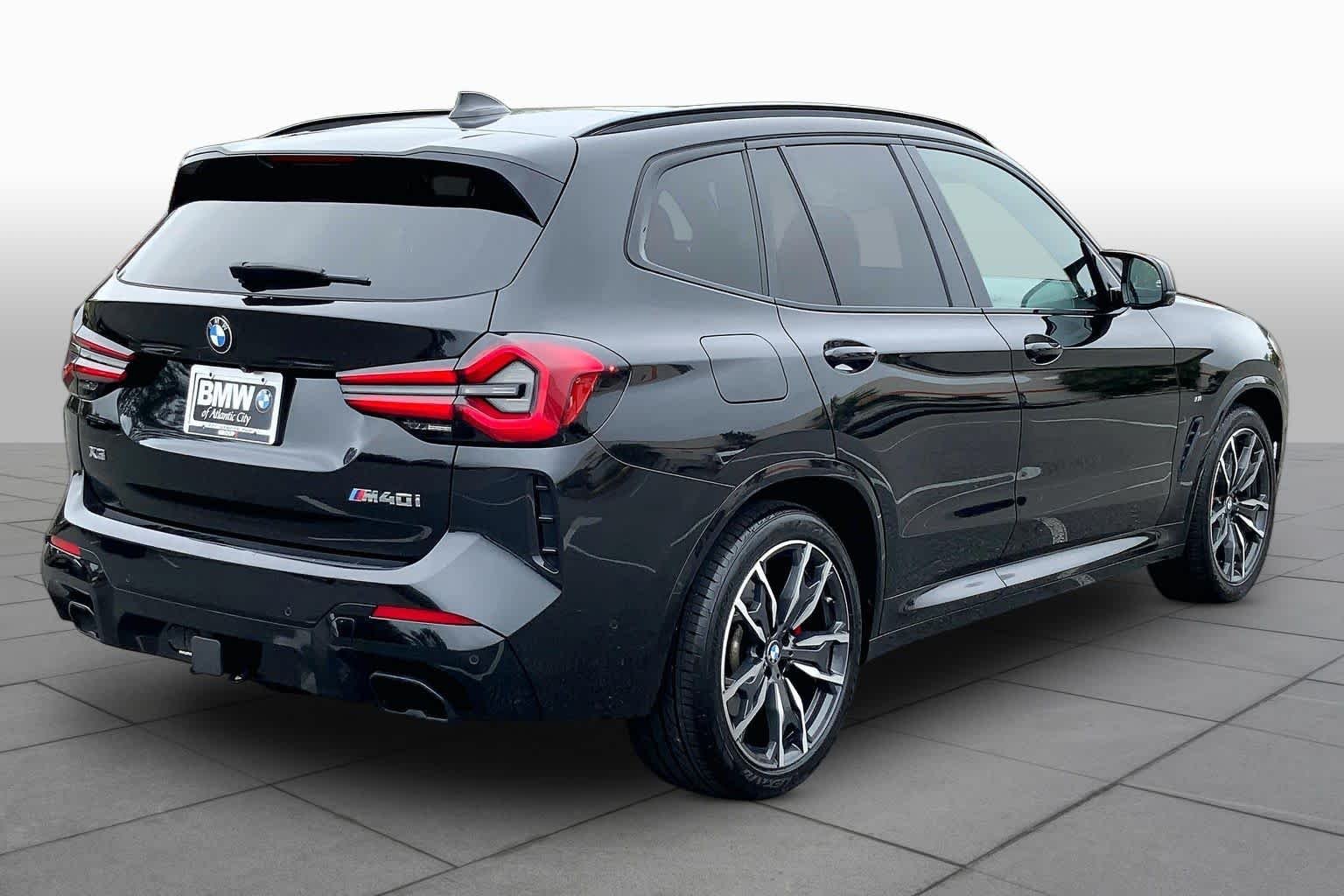 Used 2022 Black Sapphire Metallic BMW M40i image 12
