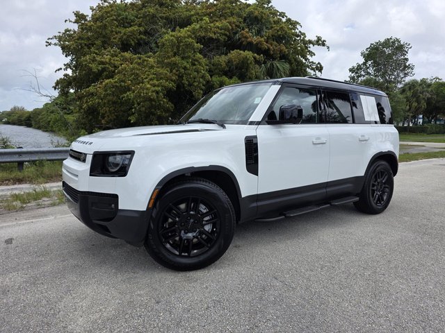 2026 Land Rover Defender 110 S P300