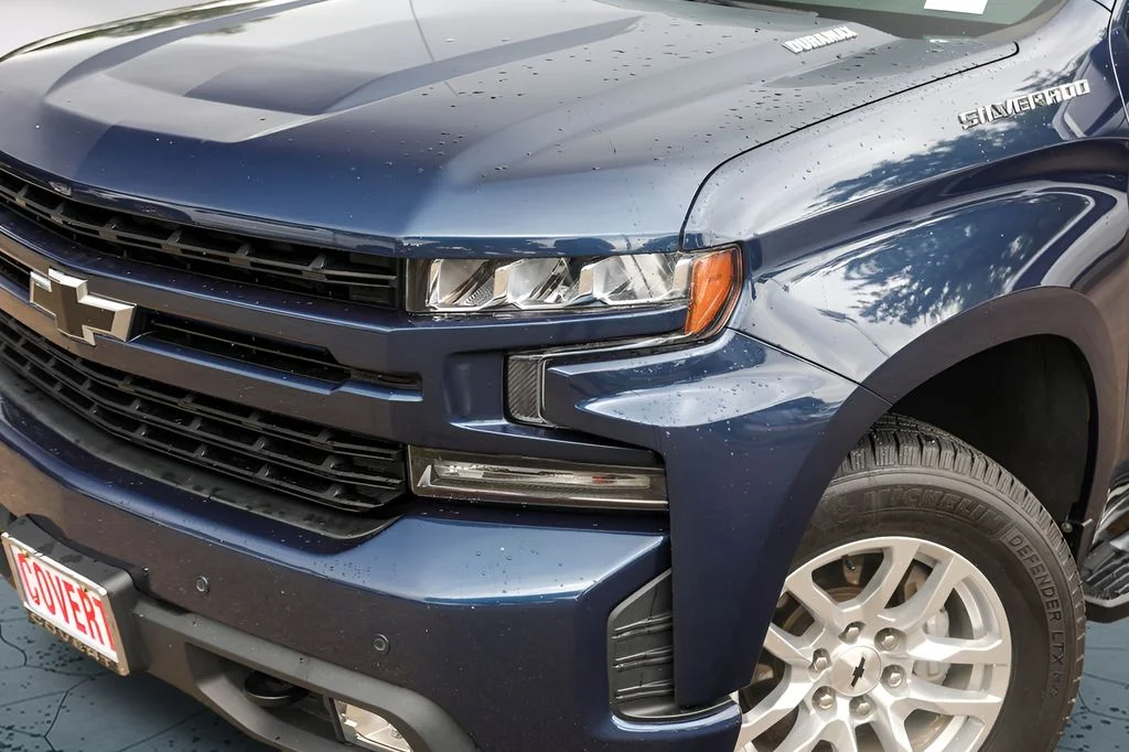 Used 2020 Blue Chevrolet RST image 3