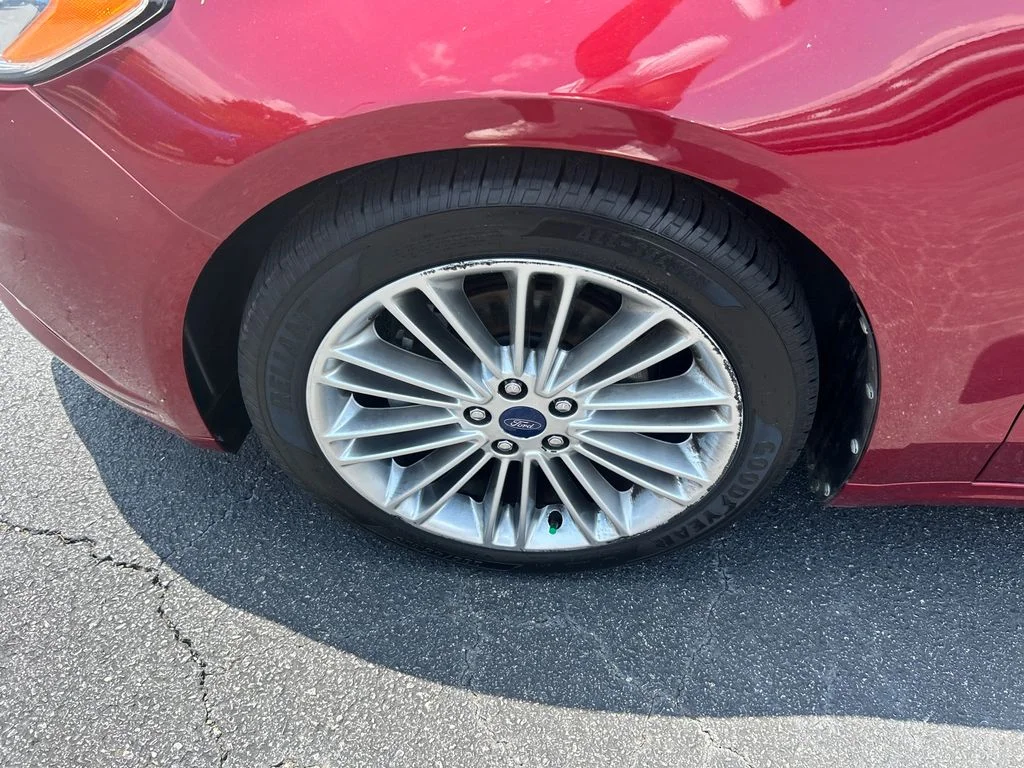 Used 2013 Red Ford SE image 11
