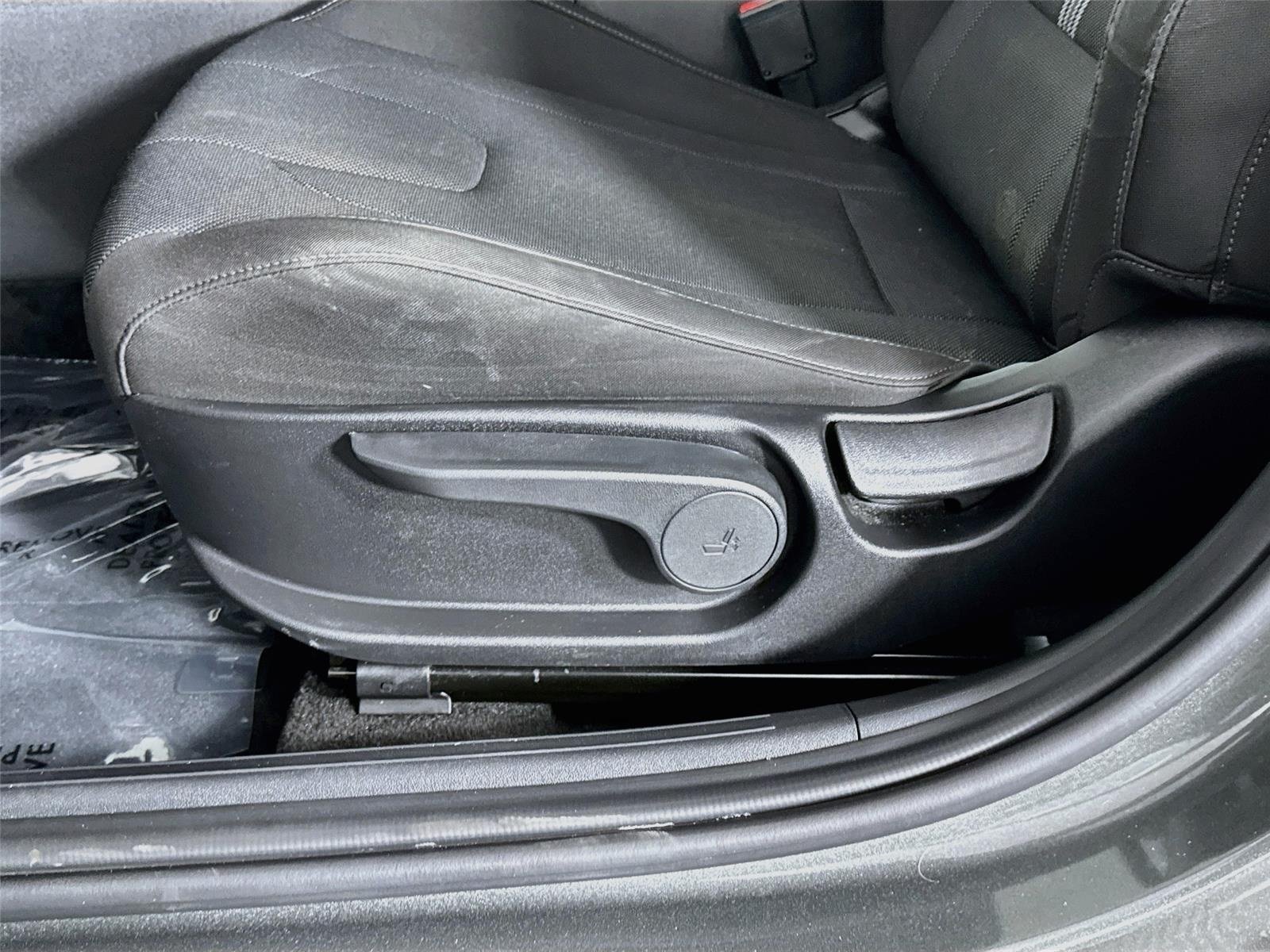 Used 2025 Amazon Gray Hyundai SE image 19