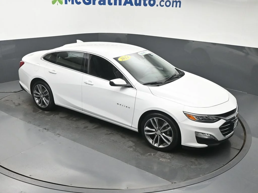 Used 2024 White Chevrolet LT image 4
