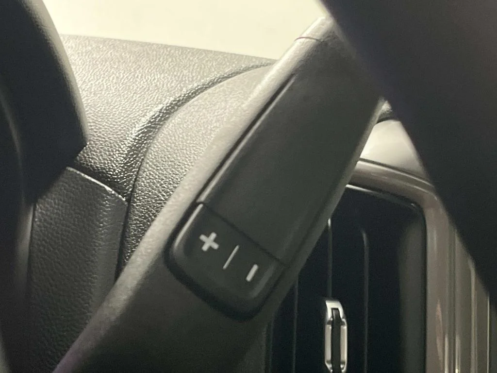 Used 2021 SHADOW GRAY METALLIC Chevrolet Custom image 26