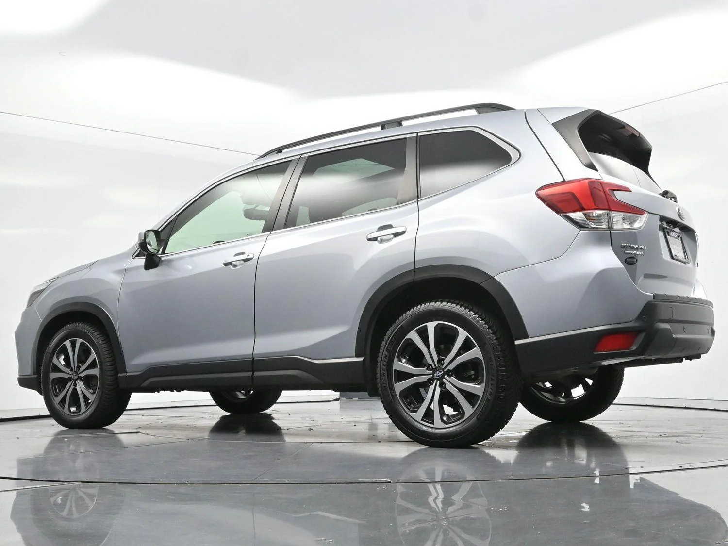 Used 2020 Ice Silver Metallic Subaru Limited image 47