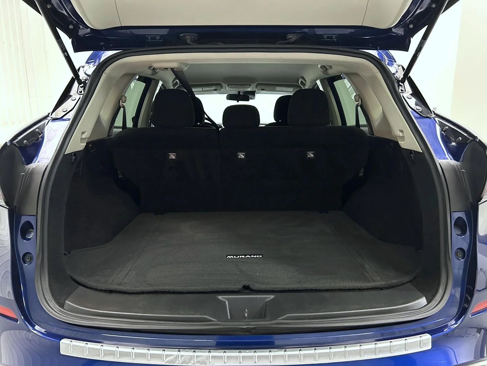 Used 2022 Blue Nissan S image 21