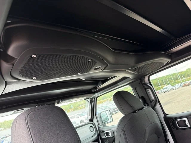 New 2027 White Jeep Sport S image 9