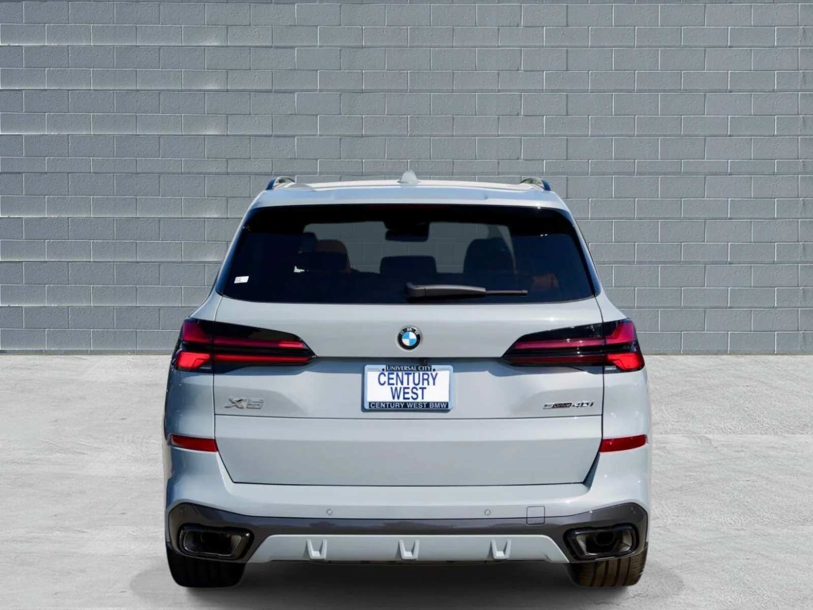 New 2026 Brooklyn Grey Metallic BMW sDrive40i image 4