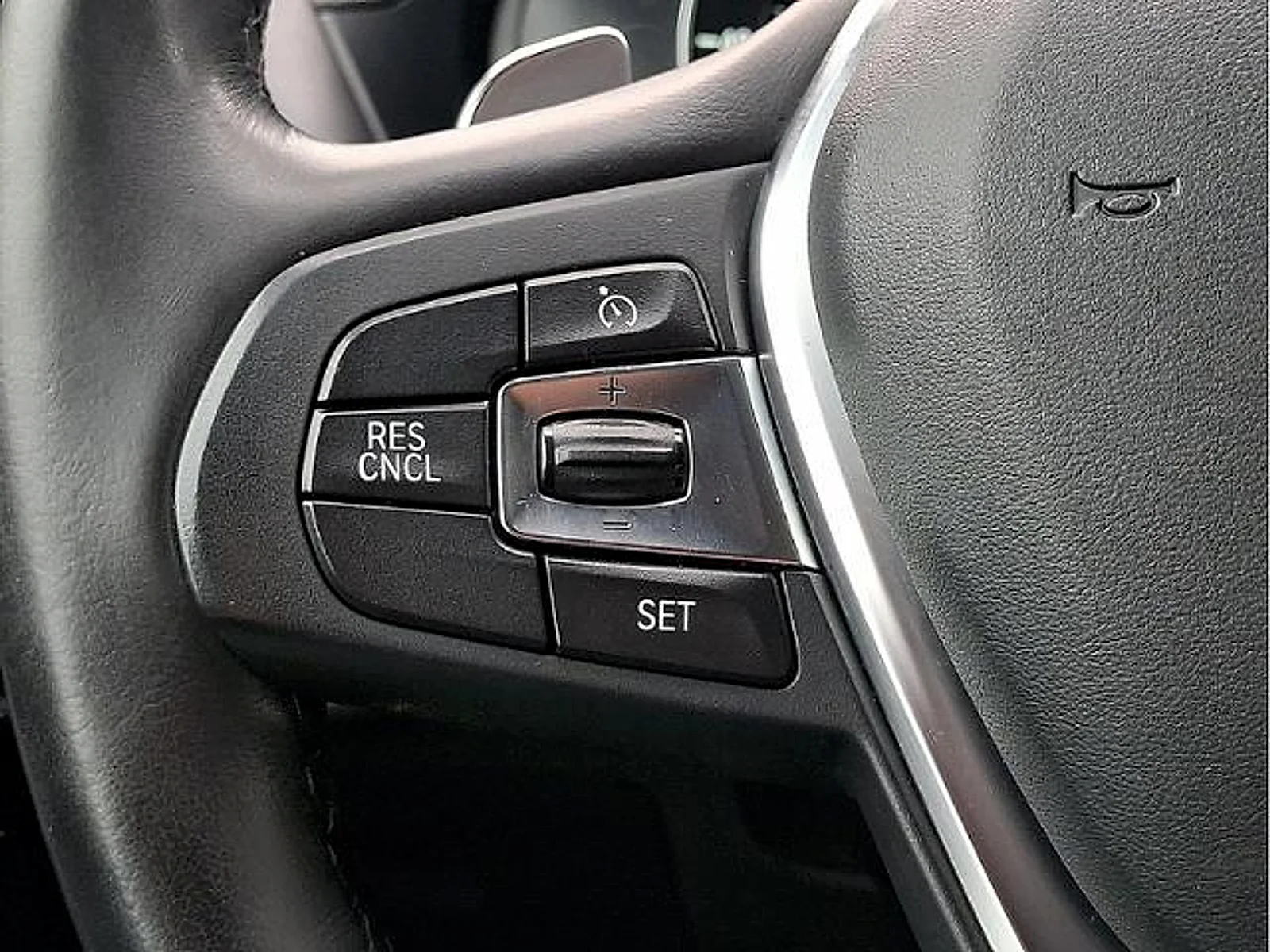 Used 2019  BMW xDrive30i image 21