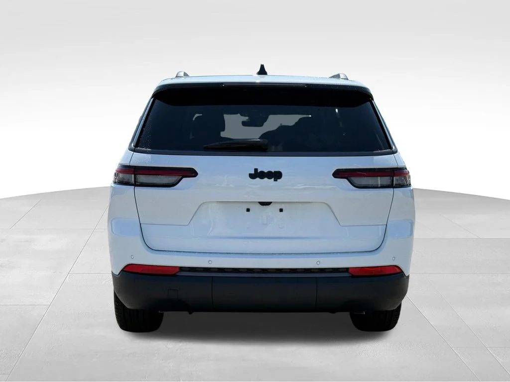 New 2026 Bright White Clear-Coat Exterior Paint Jeep Limited image 25