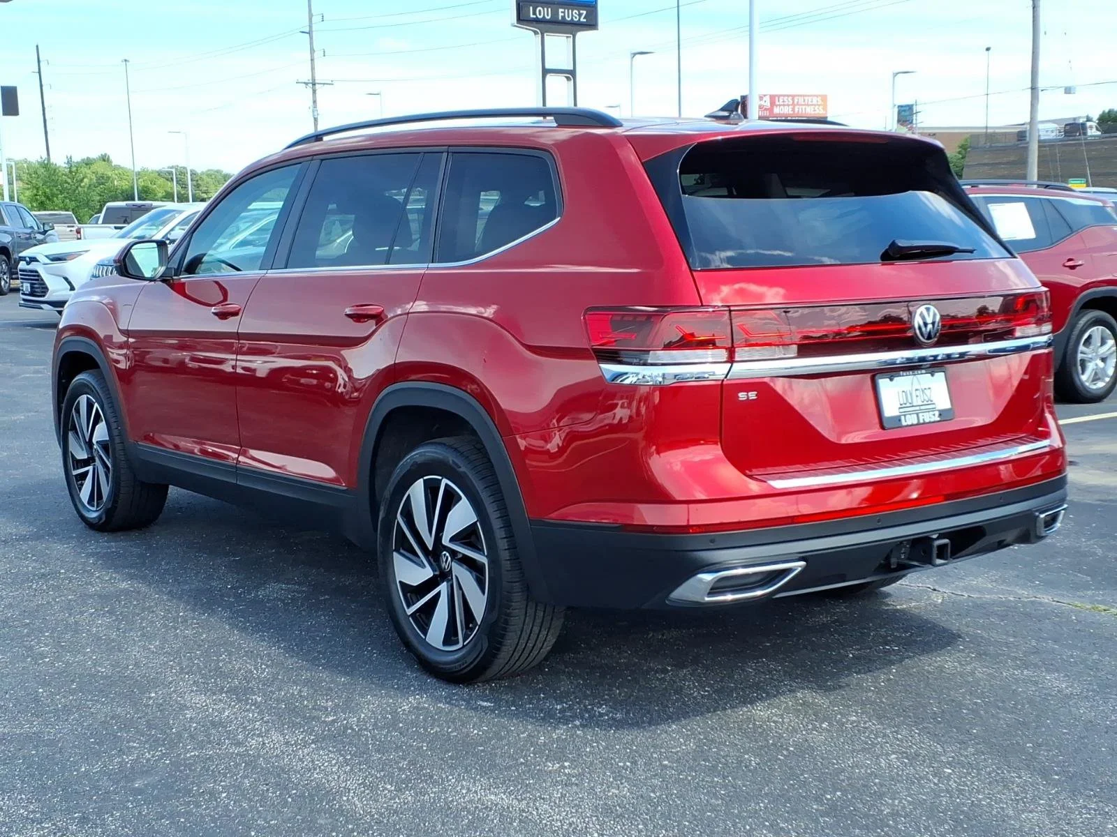 Used 2025 Aurora Red Metallic Volkswagen 2.0T SE with Technology image 5