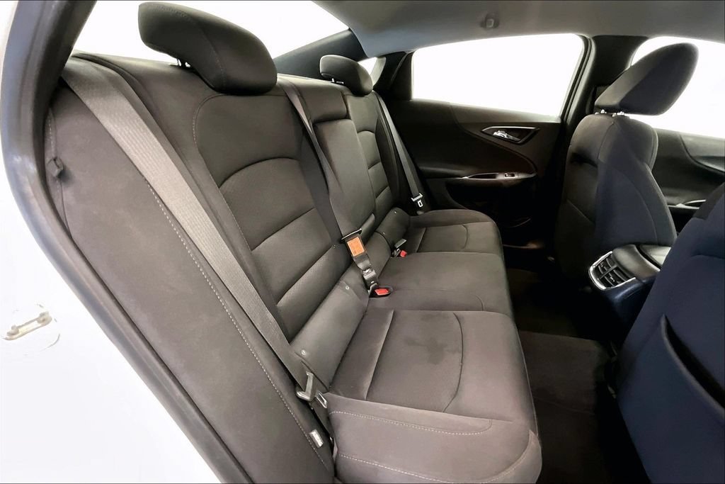 Used 2024 Summit White Chevrolet 1LT image 23