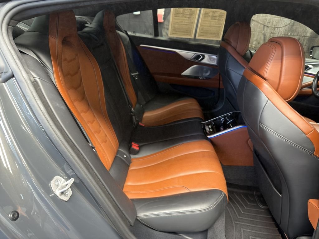 2025 BMW 8 Series M850i - Photo 30