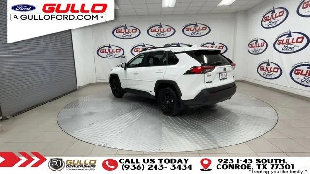 Used 2025 Ice Toyota XLE image 6