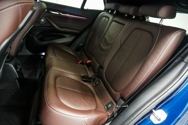Used 2018 Blue BMW sDrive28i image 8