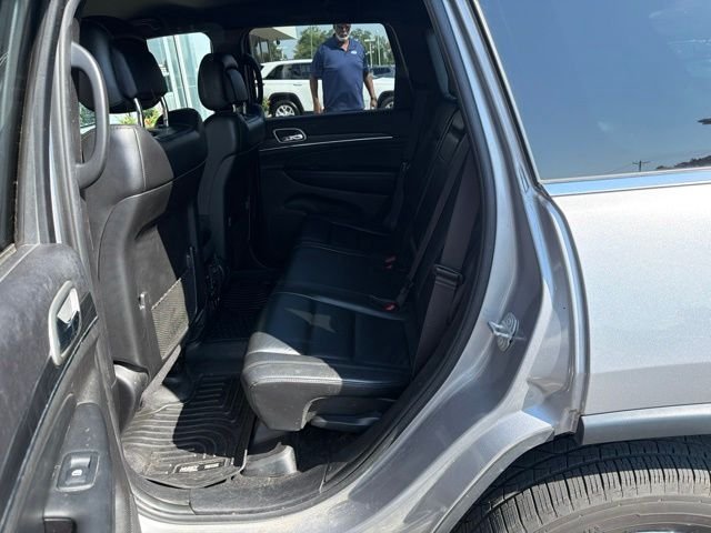 Used 2019 Silver Jeep Limited image 5