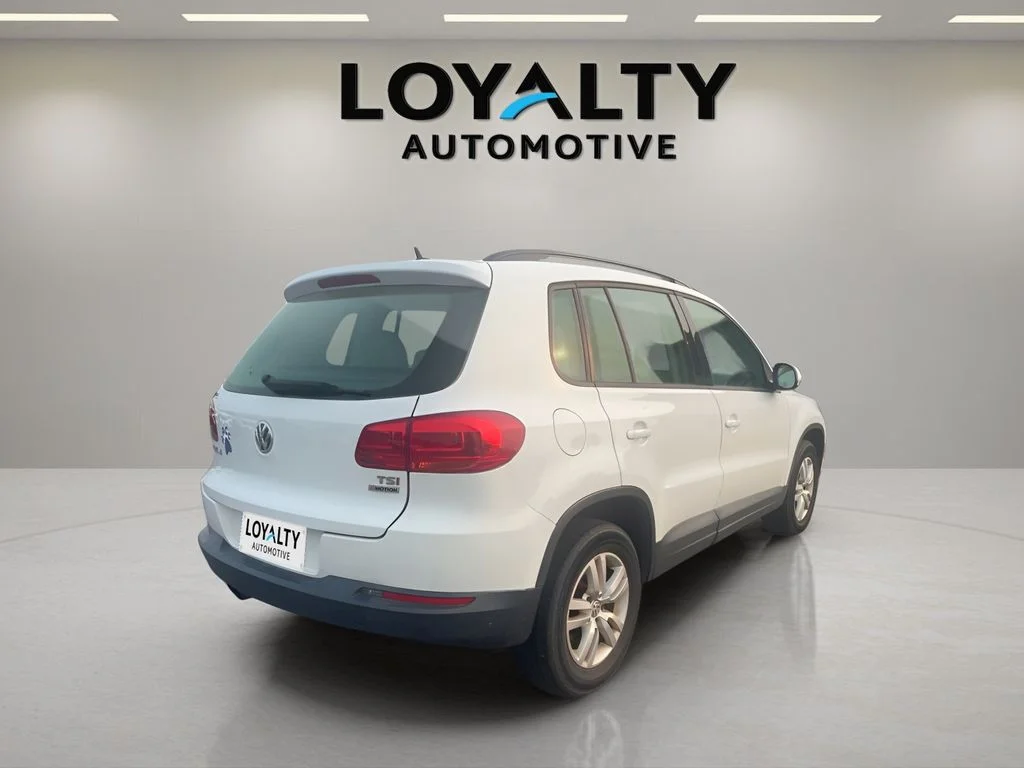 Used 2016 White Volkswagen SE image 5