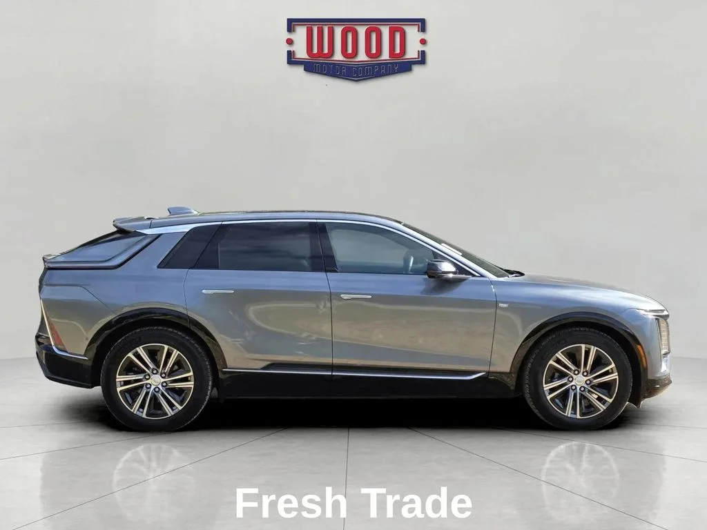 Used 2023 Satin Steel Metallic Cadillac Luxury image 6