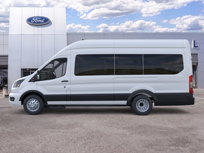 New 2026 Oxford White Ford XLT image 3