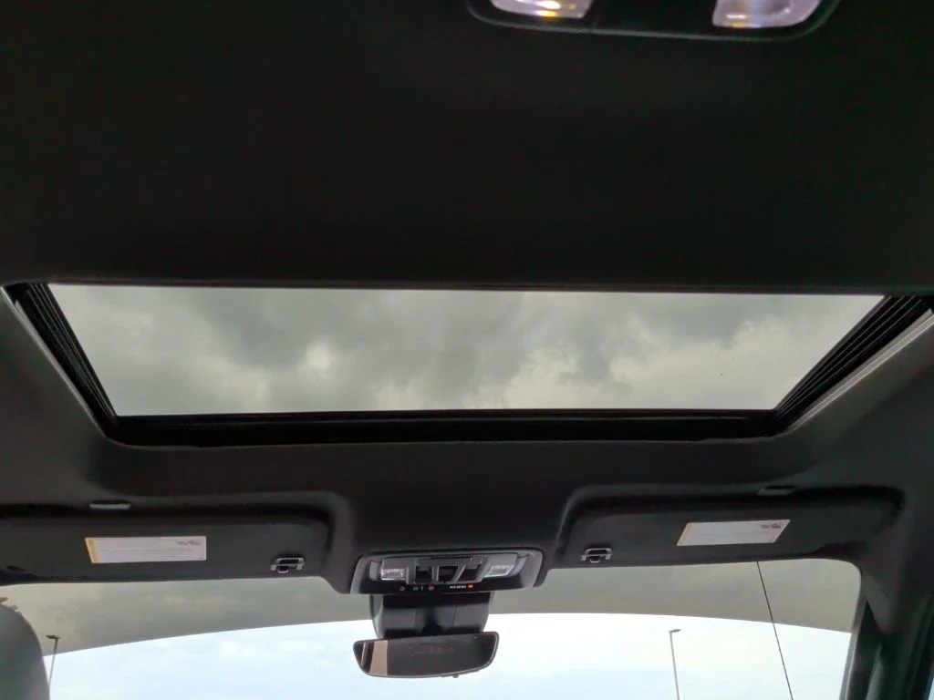Used 2024 White GMC AT4 image 24