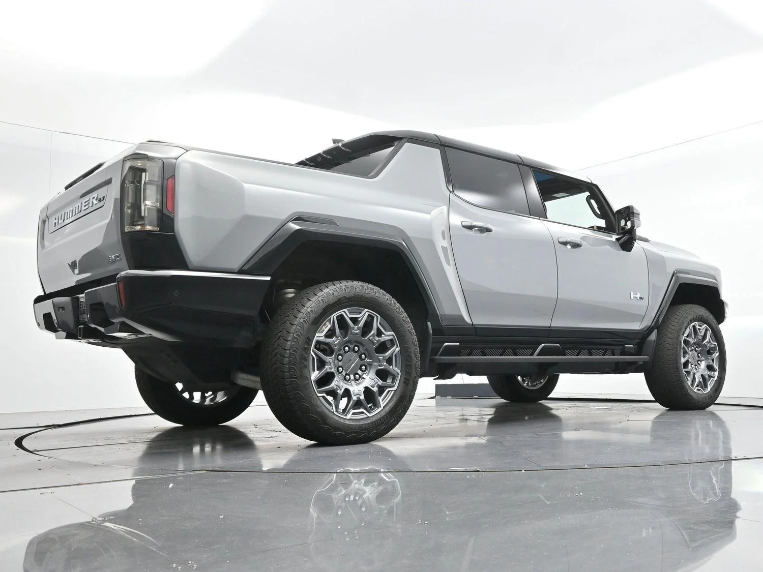 Used 2024 Meteorite Metallic (Grey) GMC 3X image 54