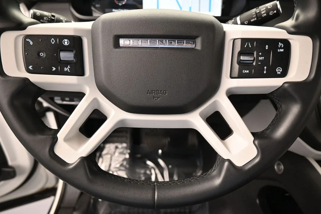 Used 2025 White Land Rover S image 42